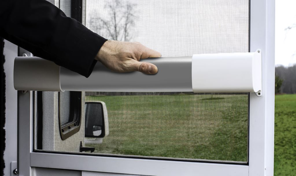 RV Screen Door Cross Bar, White, Deluxe (wide Grip)